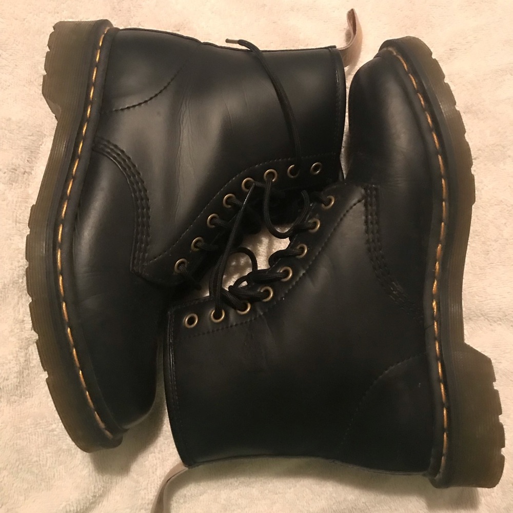 DR Martens boots, color black size 8 (41) in great condition